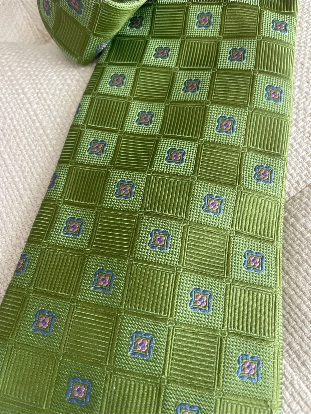 Daniel Cremieux HAND MADE tie. Made in the USA 🇺🇸